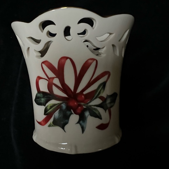 Lenox Home Collection “Winter Greetings” Votive Holder. - Picture 4 of 7